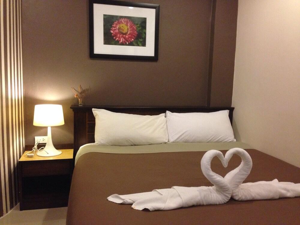 Bt Inn Patong Room Type - Standard Room (No Window)