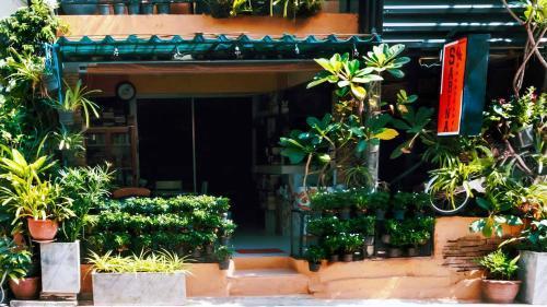 Sabina Guesthouse - Tap to explore photos