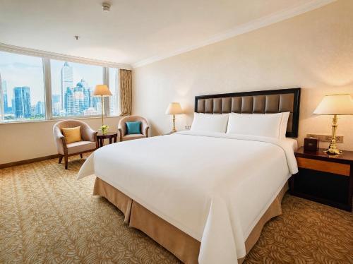 China Mayors Plaza Room Type - Business Queen Room