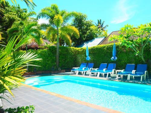 Baan Rosa Bangtao Beach