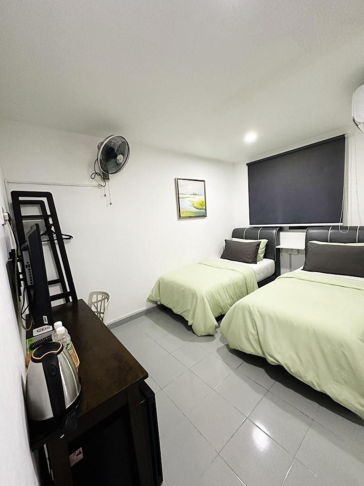 Cassa Kaseh Guest House Room Type - Superior Single Room, 2 Twin Beds