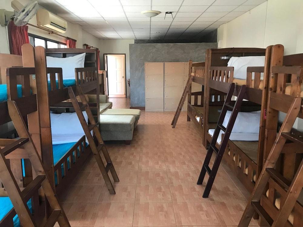 Green Mango Guesthouse - Hostel - Tap to explore photos