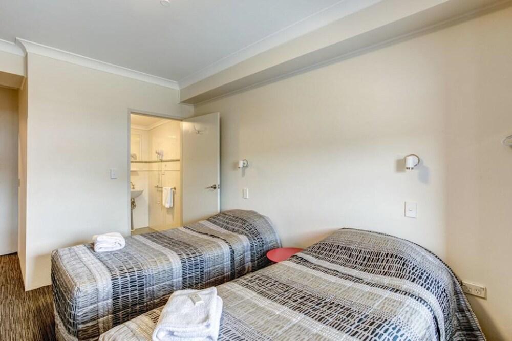 Arena Hotel Room Type - Standard Twin Room