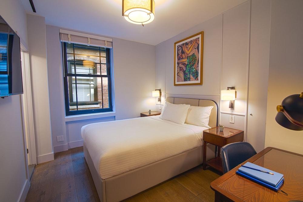 Hotel Belleclaire Room Type - Deluxe Room, 1 Queen Bed
