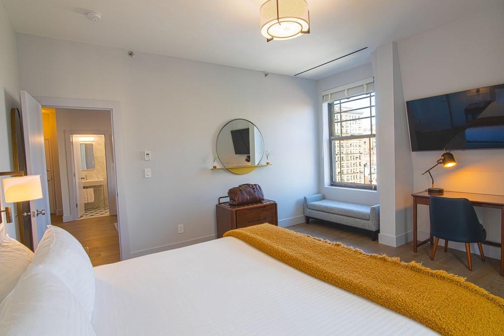 Hotel Belleclaire Room Type - Hudson Suite Hotel Belleclaire Room Type - Hudson Suite