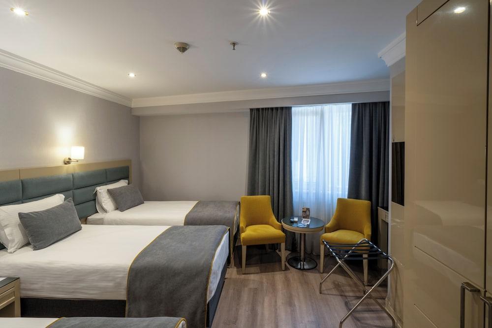 Amethyst Hotel Room Type - Standard Triple Room