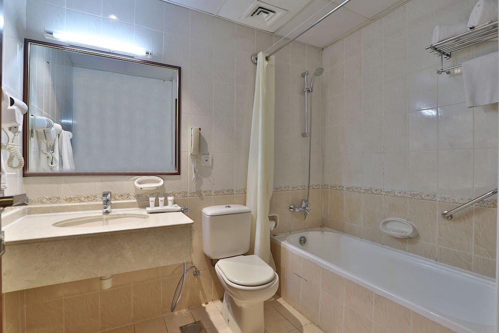 OYO 101 Click Hotel - Tap to explore photos