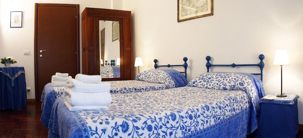 2 Passi Da Room Type - Twin Room
