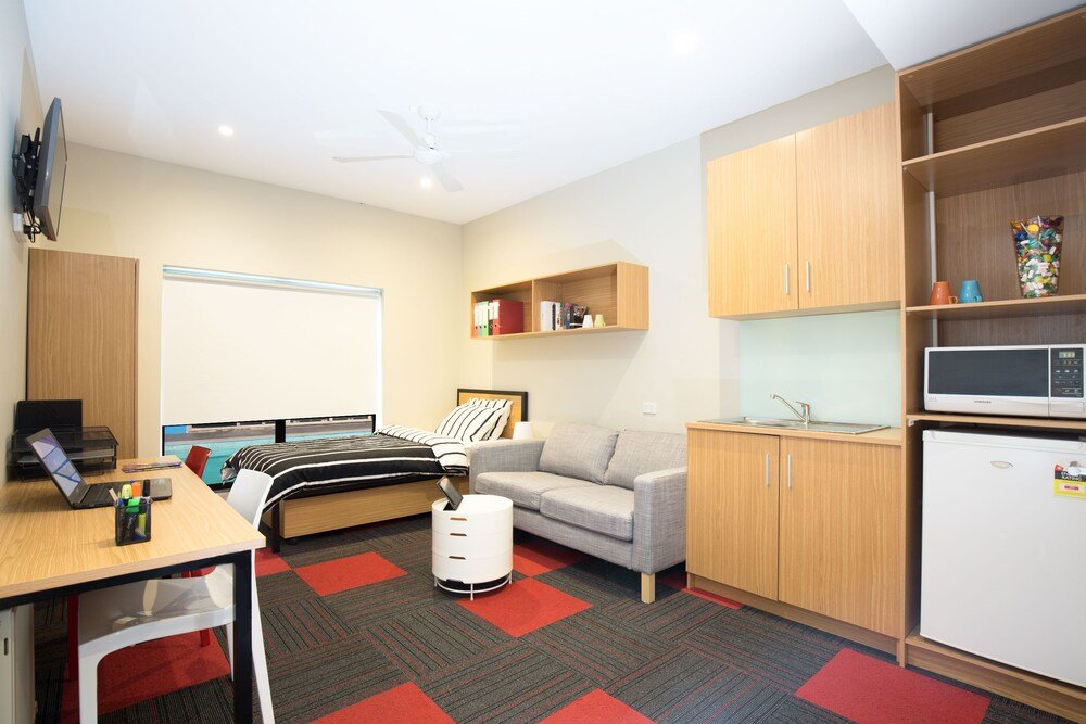 Sydney Student Living - Hostel - Tap to explore photos