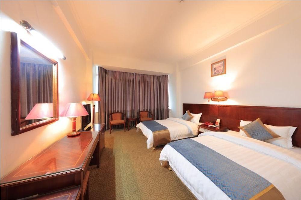 Five Rams City Hotel Room Type - Superior Twin Room