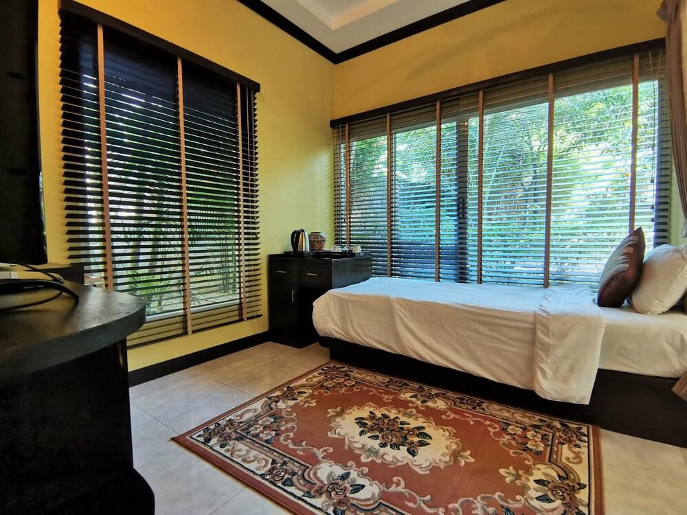 Thai Modern Resort & Spa - Tap to explore photos