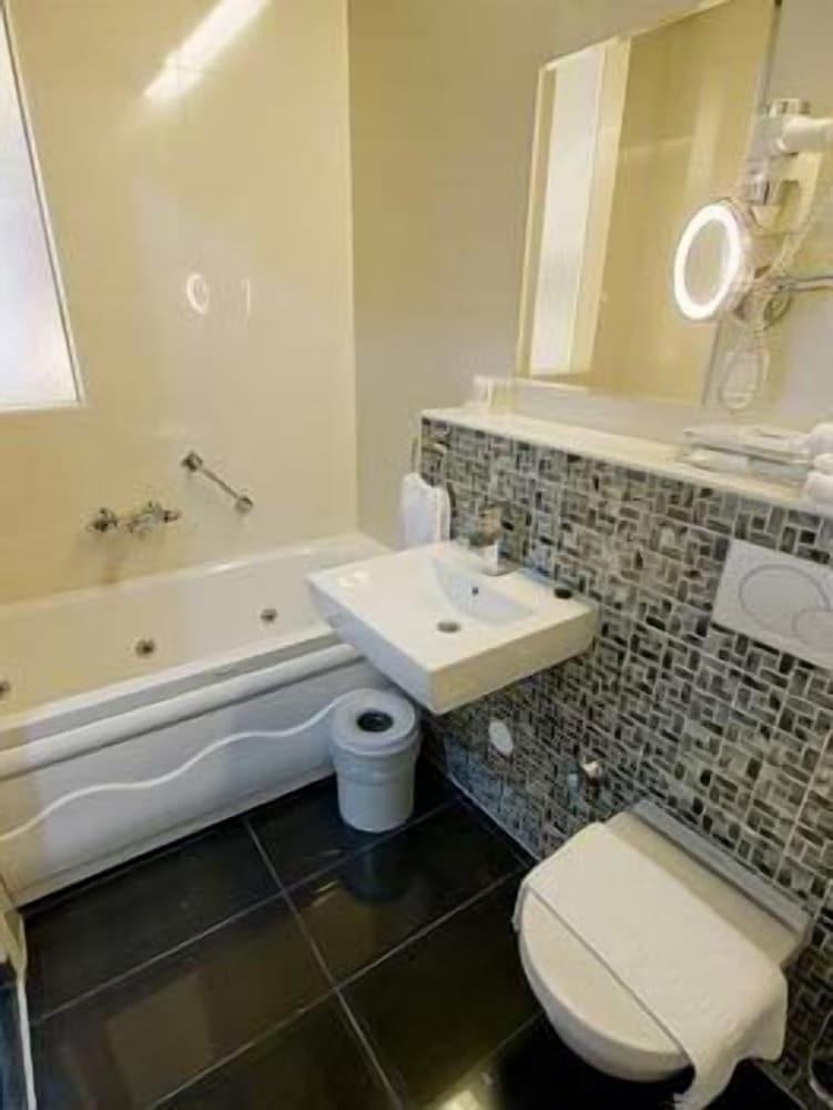 Hotel Larende Room Type - Double Room, Jetted Tub