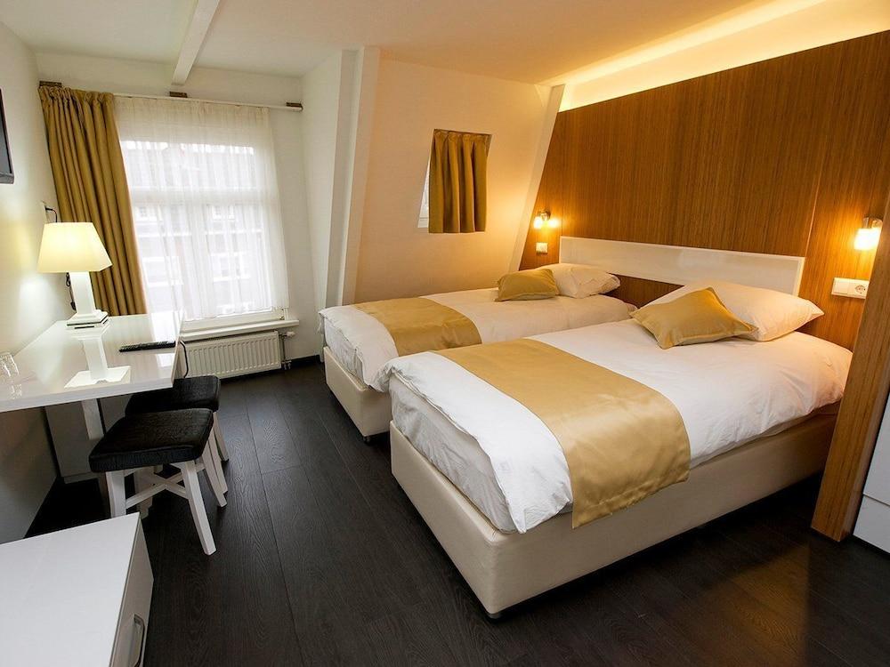 Hotel Larende Room Type - Standard Room, 2 Twin Beds
