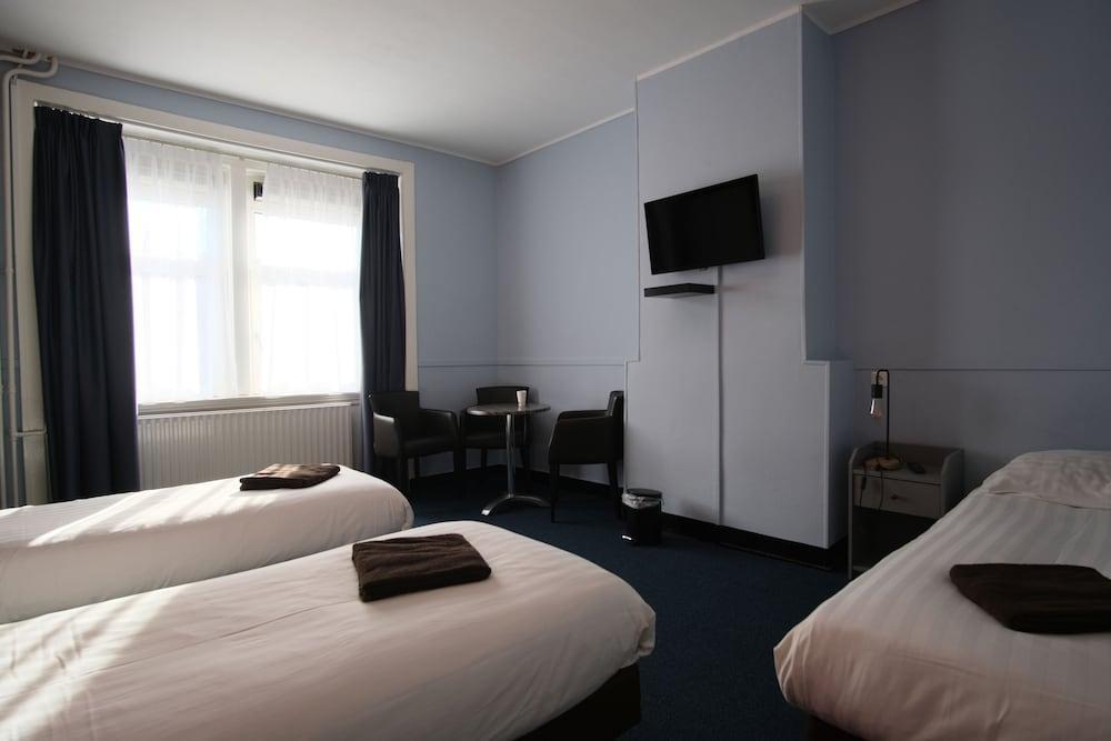 Hotel Abba Room Type - Triple Room, Shared Bathroom