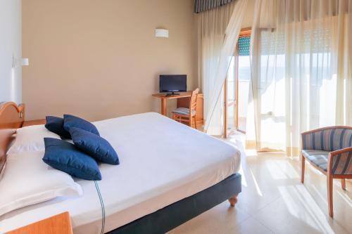 Astura Palace Hotel Room Type - Deluxe Double or Twin Room with Balcony and Sea View