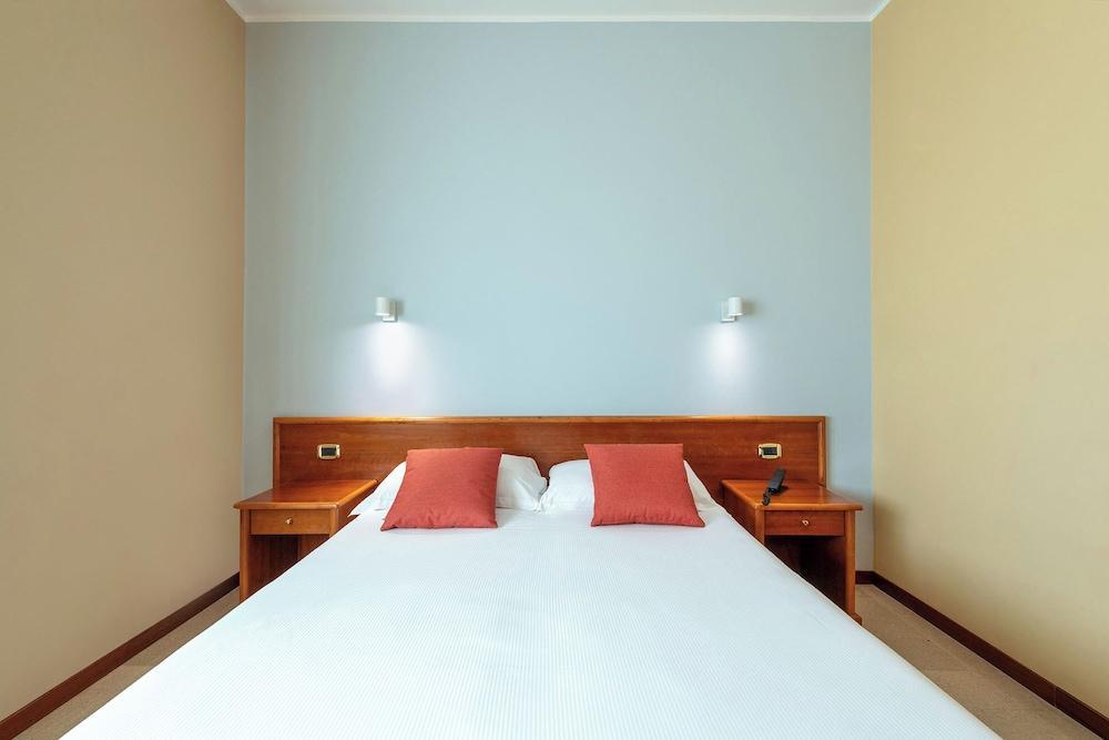 Astura Palace Hotel - Tap to explore photos