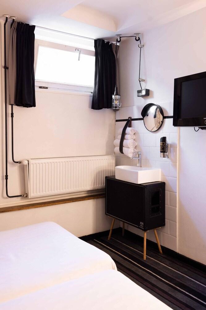 Backstage Hotel Amsterdam - Tap to explore photos