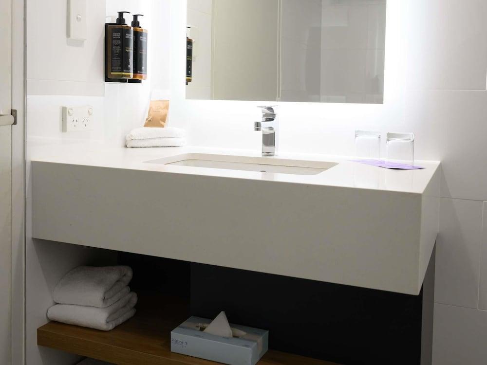 Mercure Penrith Room Type - Superior Room, 1 King Bed
