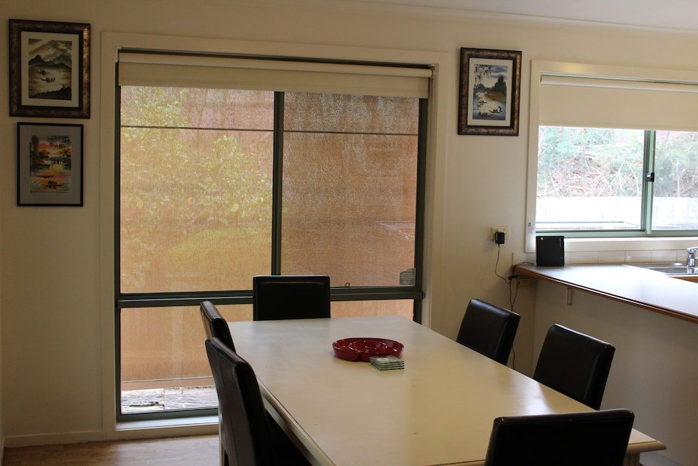 Australian Home Away Ringwood at Bardia - Tap to explore photos