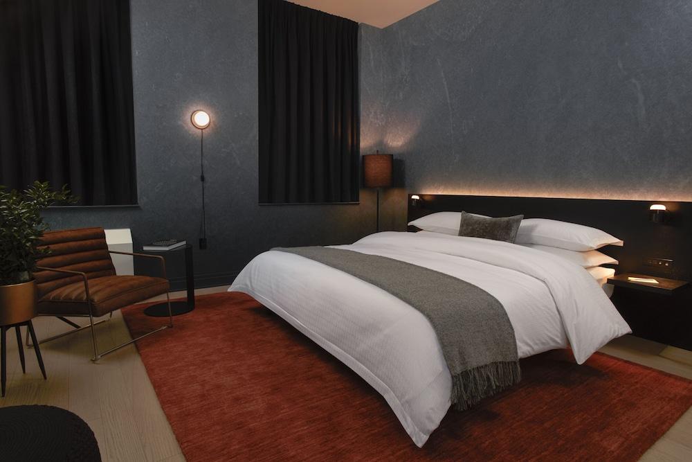 Mint House 70 Pine by Kasa Room Type - Deluxe King Studio (24/7 Front Desk) Mint House 70 Pine by Kasa Room Type - Deluxe King Studio (24/7 Front Desk)