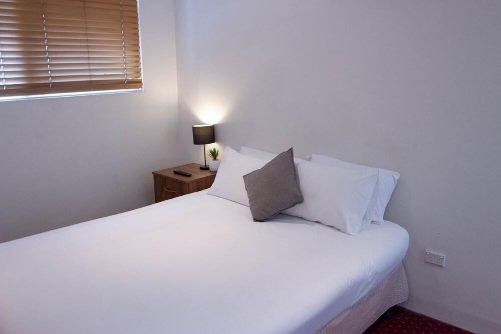 Wiley Park Hotel Room Type - Triple Room, Private Bathroom