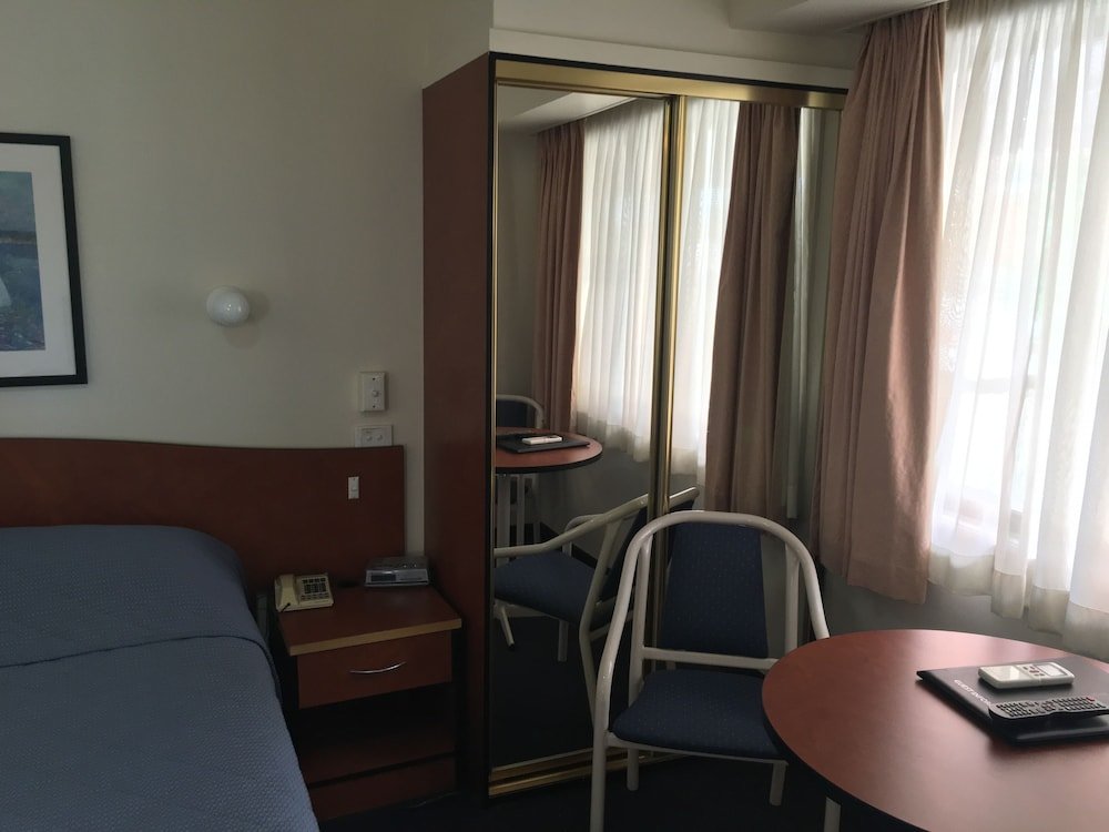 Town & Country Motel Room Type - Deluxe Twin Room