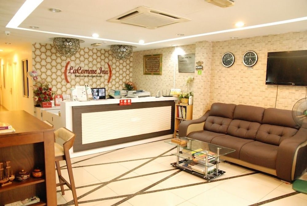 Lacomme Inn