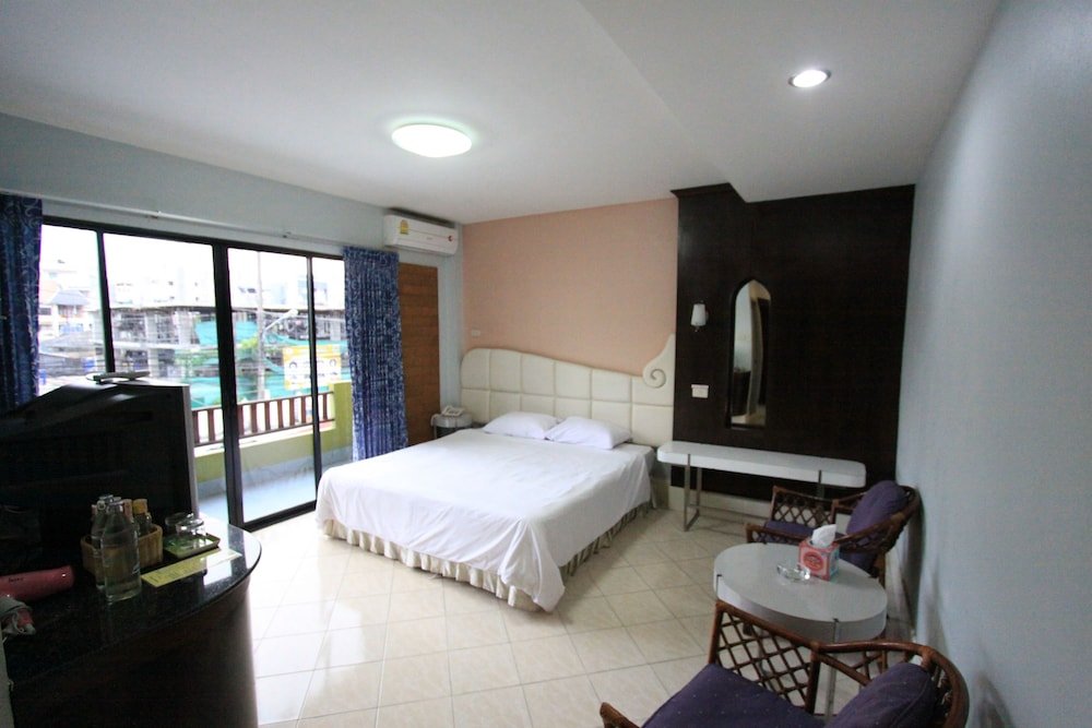 RangRong Hotel Room Type - Standard Room with Balcony