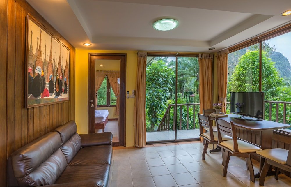 Krabi Green Hill Pool Villas - Tap to explore photos