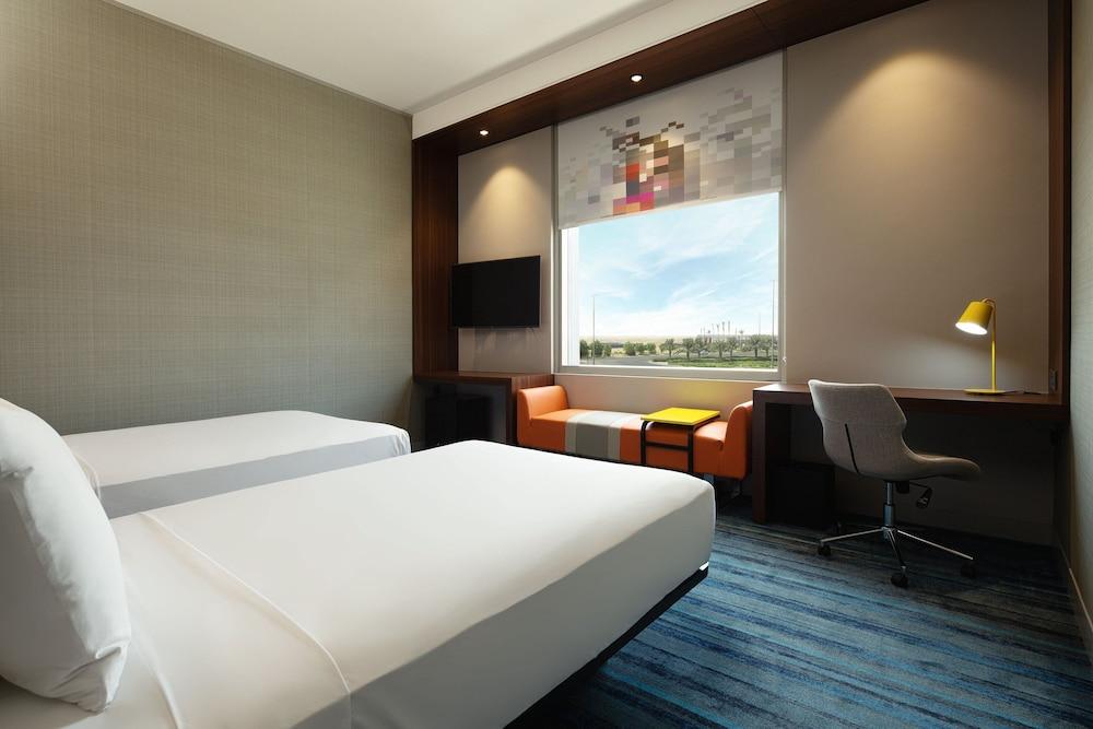 Aloft by Marriott Dubai South - Tap to explore photos