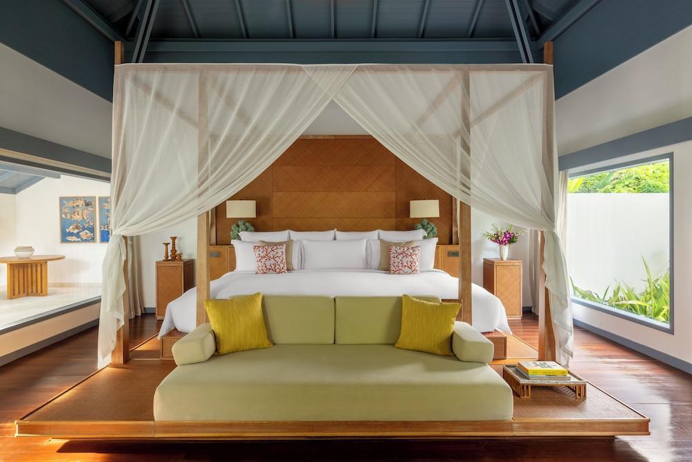 Raffles Maldives Meradhoo Resort - Tap to explore photos