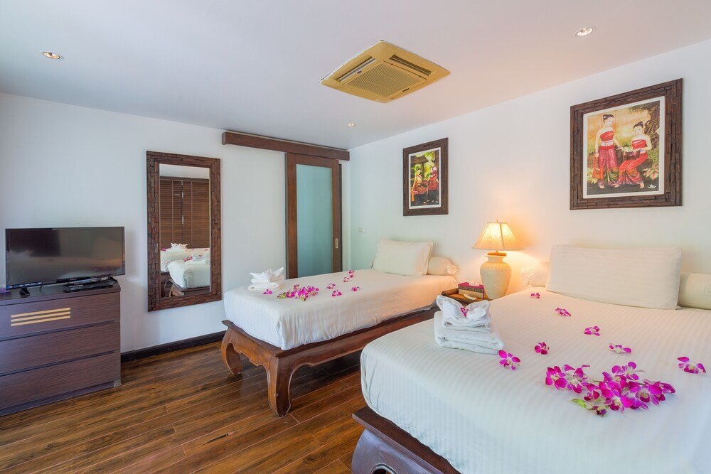Spectacular Seaview Pool Villa Kalim 6 - Tap to explore photos
