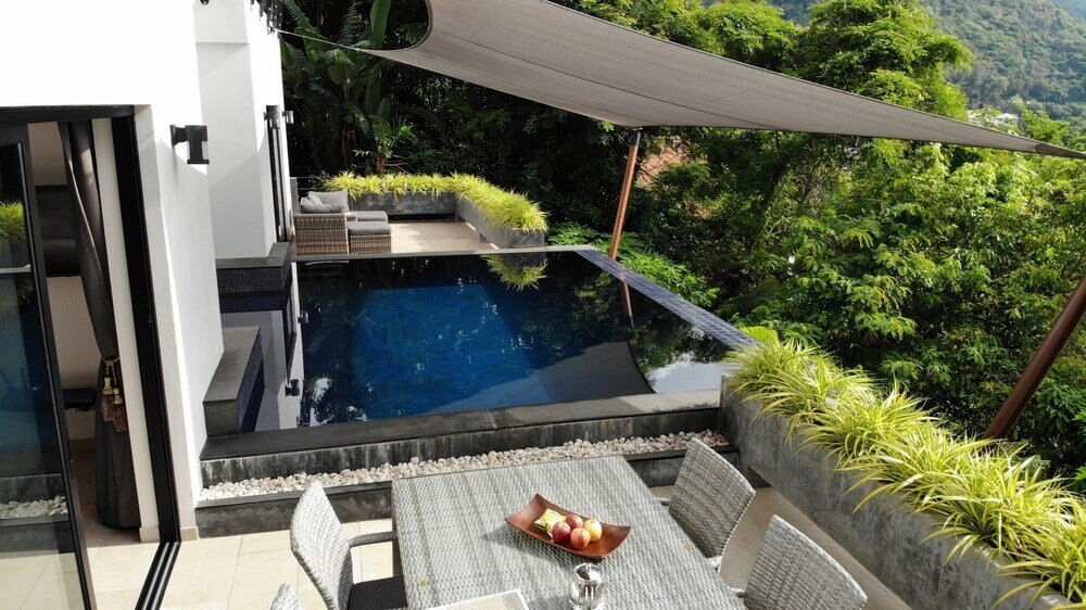 Apartment Villa Sanctuary With Private Pool - Tap to explore photos
