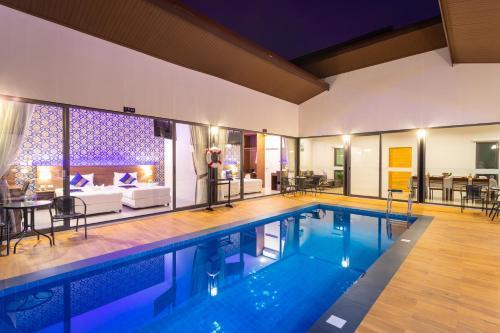 The Thames Pool Access Resort SHA+ - Tap to explore photos