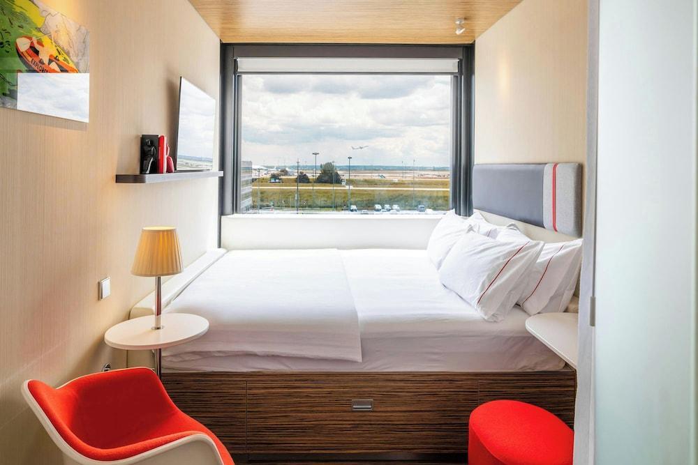 citizenM Paris Charles de Gaulle Room Type - Room, 1 King Bed (High Floor)