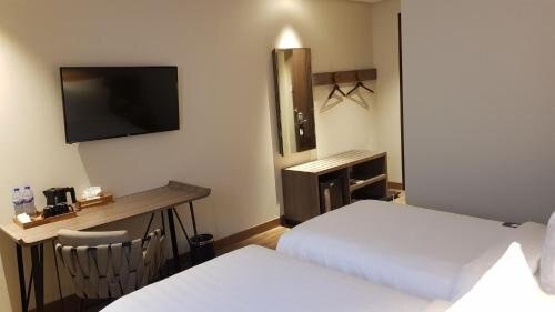 Luminor Hotel Kota Room Type - Deluxe Double or Twin Room
