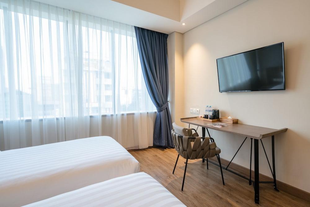 Luminor Hotel Kota Room Type - Executive Double or Twin Room