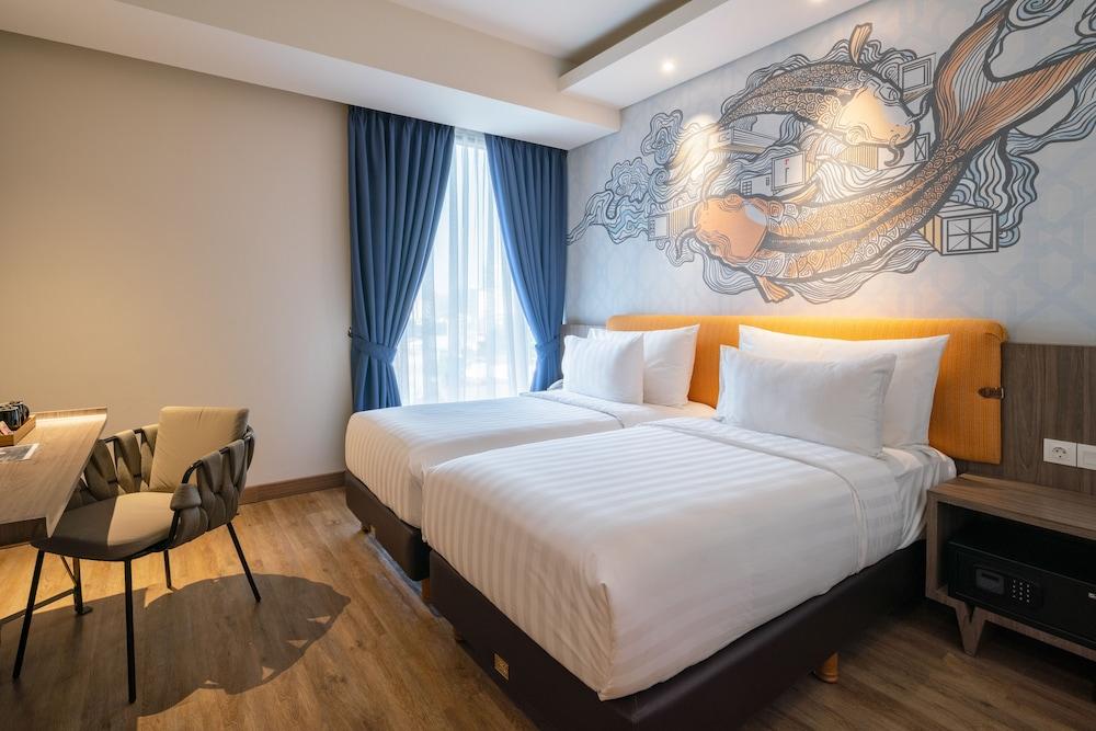 Luminor Hotel Kota Room Type - Deluxe Double, Smoking, City View