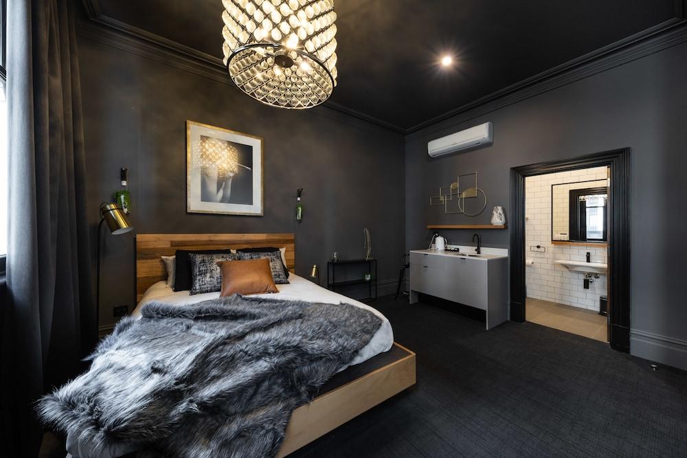 East Brunswick Hotel Room Type - Deluxe Studio