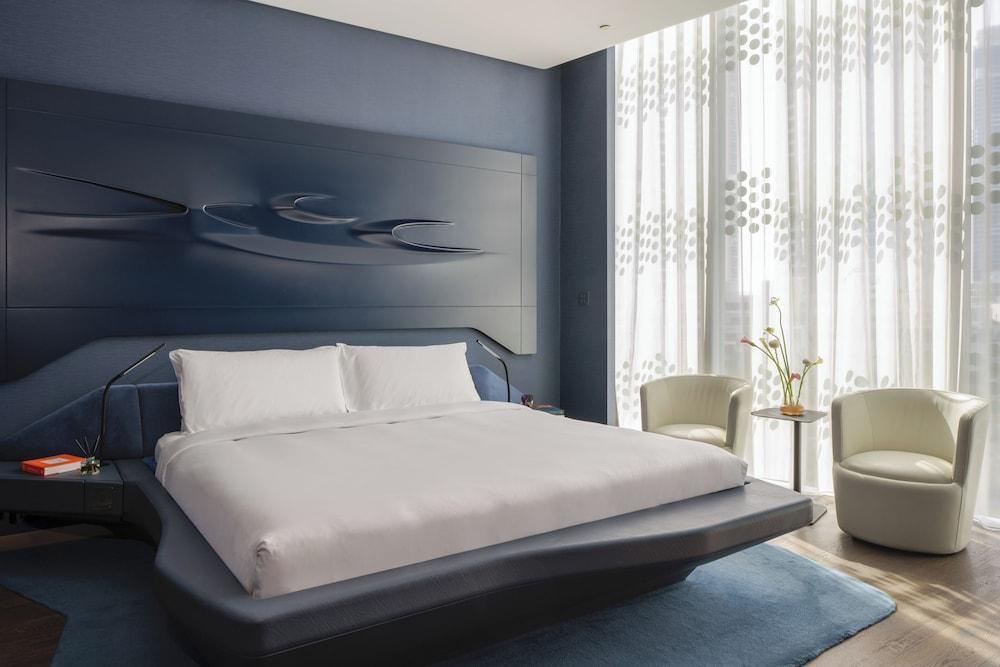 ME Dubai by Meliá Room Type - Extra ME + Junior Suite with Burj Khalifa View and Jacuzzi ME Dubai by Meliá Room Type - Extra ME + Junior Suite with Burj Khalifa View and Jacuzzi