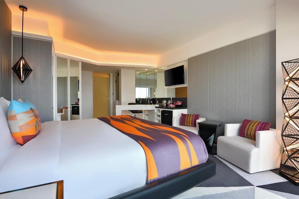 W Amman by Marriott Room Type - Deluxe Room, 1 King Bed