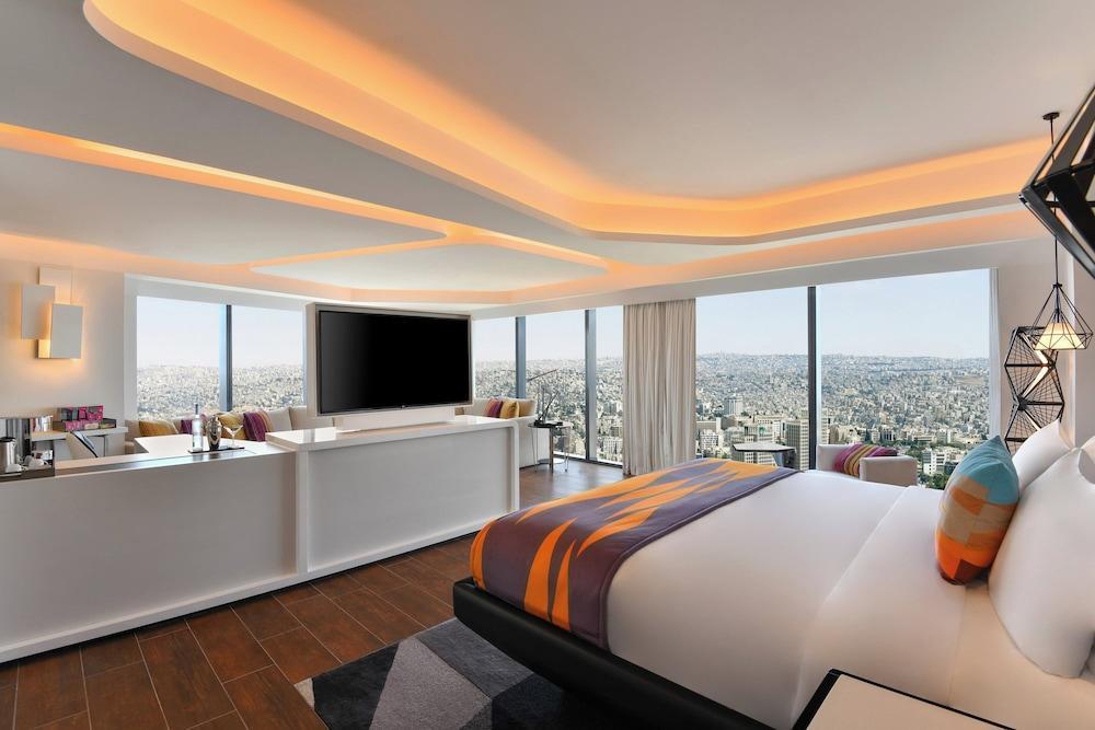 W Amman by Marriott Room Type - Suite, 1 King Bed, Corner