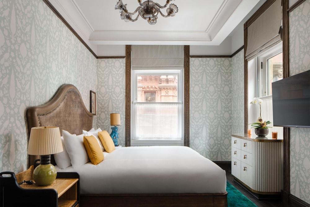 The Beekman, A Thompson Hotel, by Hyatt Room Type - Deluxe Suite, Corner