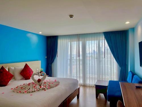 Saisawan Beach Resort Pattaya Room Type - Deluxe King Room