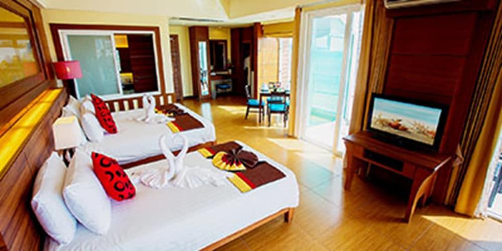 Saisawan Beach Resort Pattaya Room Type - Beach Front Suite Ocean View