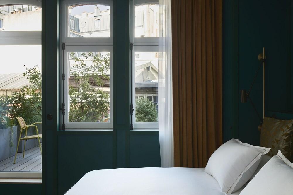 Hotel Le Ballu Room Type - Deluxe Room, 1 King Bed, City View