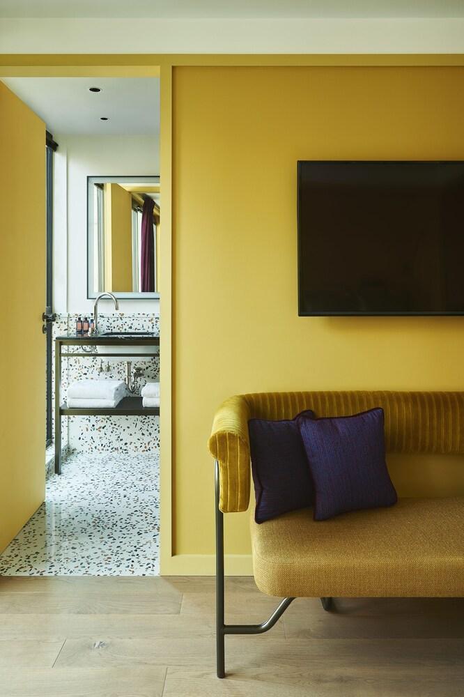 Hotel Le Ballu Room Type - Superior Room, 1 King Bed