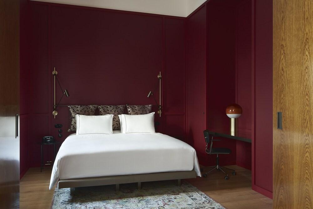 Hotel Le Ballu Room Type - Economy Suite, 1 King Bed with Sofa bed