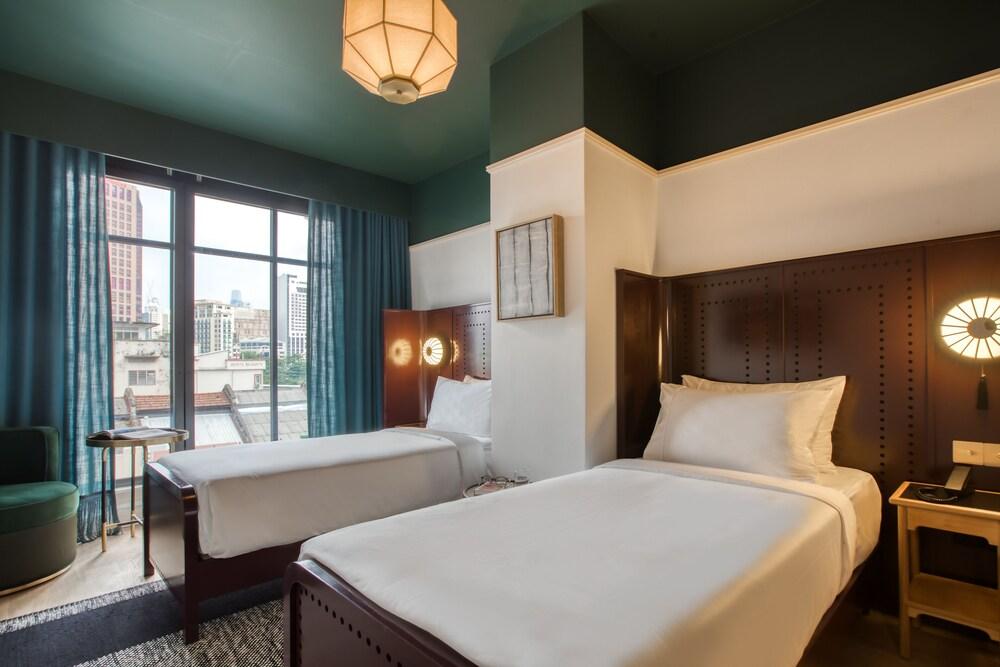 The Chow Kit - an Ormond Hotel Room Type - The Twin Den