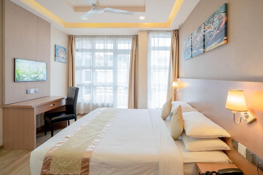 Three Inn Room Type - Business Deluxe King